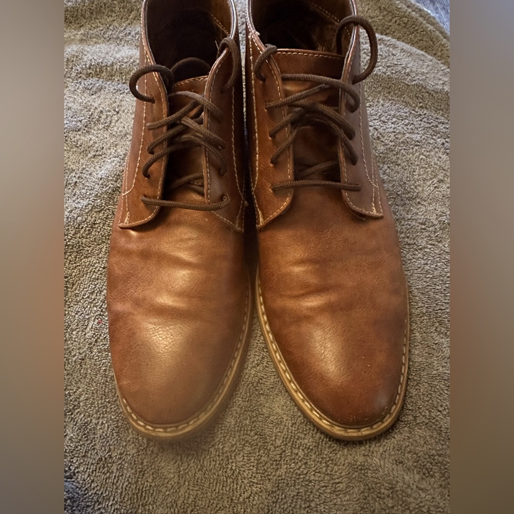 Men’s Size 8.5 Steve Madden Leather Chukka Boot $15